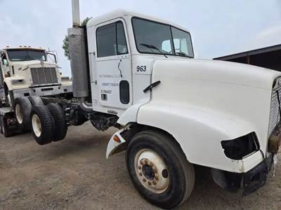 Freightliner FLD112 Salvage Truck