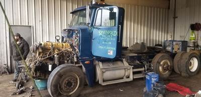 Freightliner FLD120 Salvage Truck