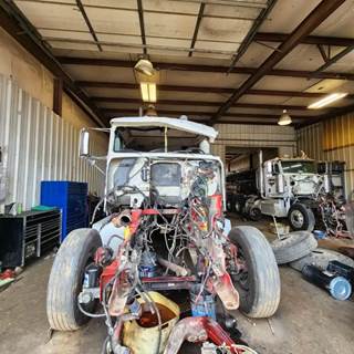 Freightliner FLD120 Salvage Truck