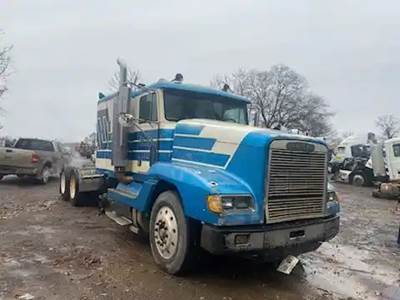 Freightliner FLD120 Salvage Truck