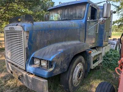 Freightliner FLD120 Salvage Truck