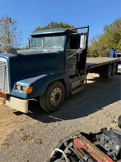 Freightliner FLD120 Salvage Truck