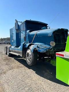 Freightliner FLD120 Salvage Truck
