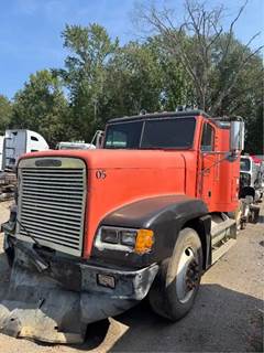 Freightliner FLD120 Salvage Truck
