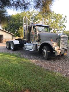 Freightliner FLD120SD Salvage Truck