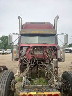 Freightliner FLD132 Classic XL Salvage Truck