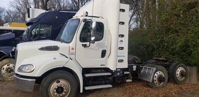 Freightliner M2 106 Salvage Truck