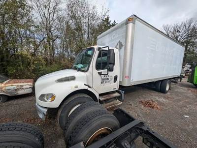 Freightliner M2 106 Salvage Truck