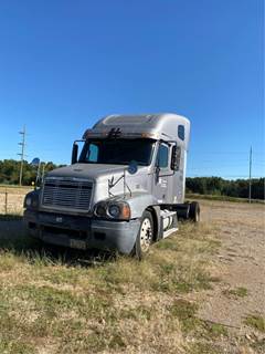Freightliner ST120 Salvage Truck
