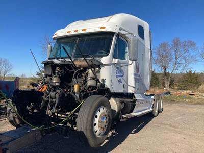Freightliner ST120 Salvage Truck