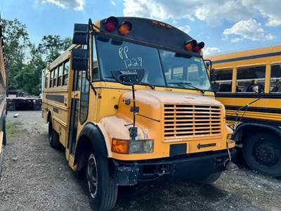 International 3600 Vista Salvage Truck