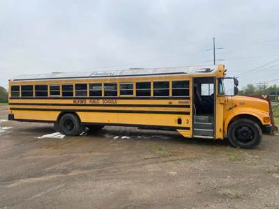 International 3800 Salvage Truck