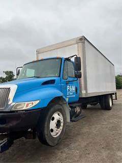 International 4200 Salvage Truck