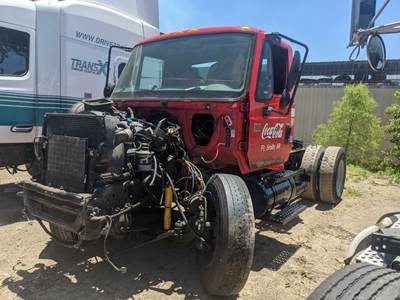 International 4300 Salvage Truck