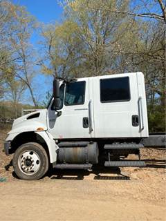 International 4300 Salvage Truck