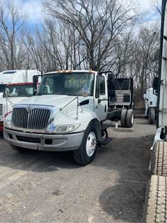 International 4300 Salvage Truck