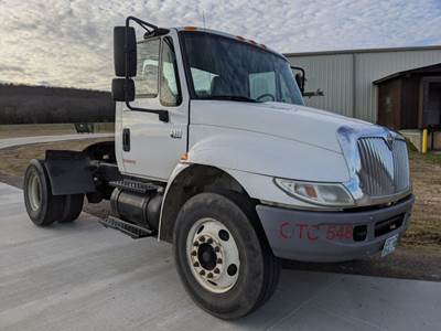International 4300 Salvage Truck