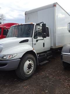 International 4300 Salvage Truck