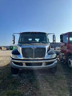 International 4300 Salvage Truck