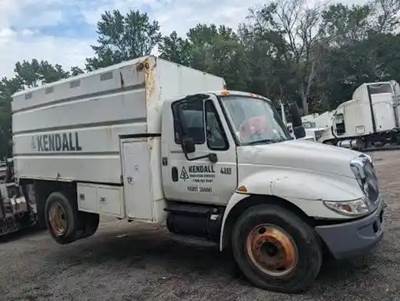 International 4300 Salvage Truck