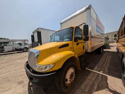 International 4300 Salvage Truck