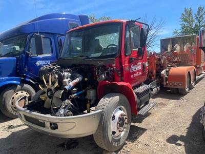 International 4400 Salvage Truck