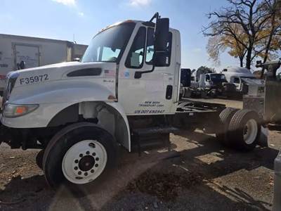 International 4400 Salvage Truck