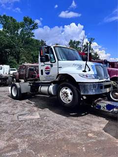 International 4400 Salvage Truck