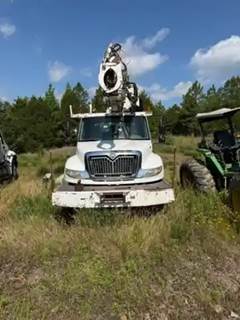 International 4400 Salvage Truck