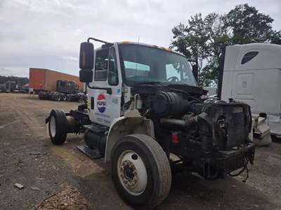 International 4400 Salvage Truck