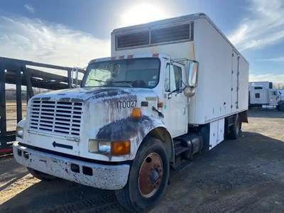 International 4900 Salvage Truck