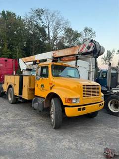 International 4900 Salvage Truck