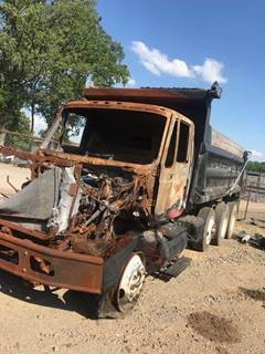 International 7500 Salvage Truck