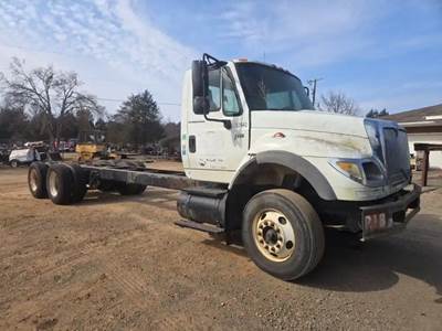 International 7600 Salvage Truck