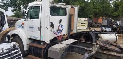 International 8100 Salvage Truck