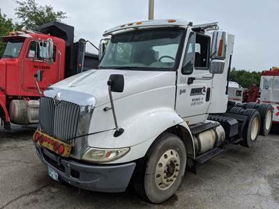 International 8600 Salvage Truck