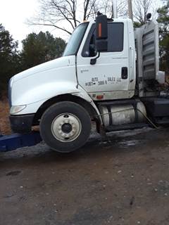 International 8600 Salvage Truck