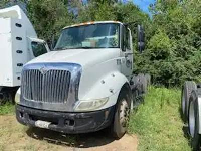 International 8600 Salvage Truck