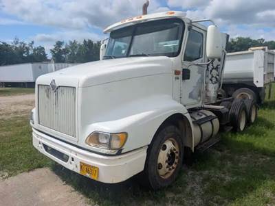 International 9100i Salvage Truck