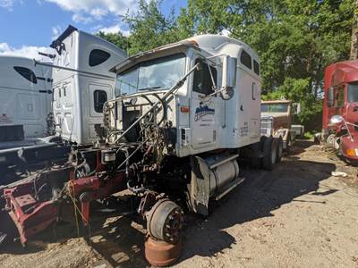 International 9200 Salvage Truck