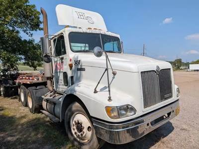 International 9200 Salvage Truck