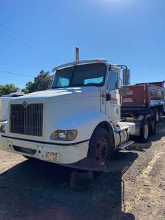 International 9200i Salvage Truck