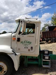 International 9200i Salvage Truck