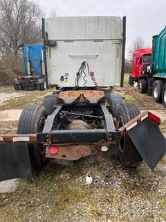International 9200i Salvage Truck