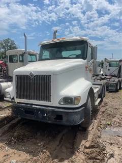 International 9200i Salvage Truck