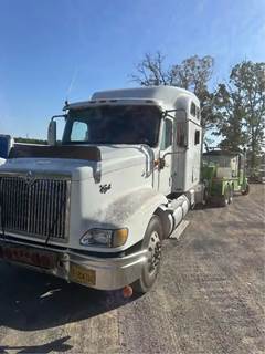 International 9200i Salvage Truck