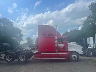International 9400 Salvage Truck
