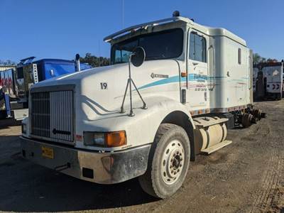 International 9400 Salvage Truck