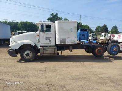 International 9400 Salvage Truck