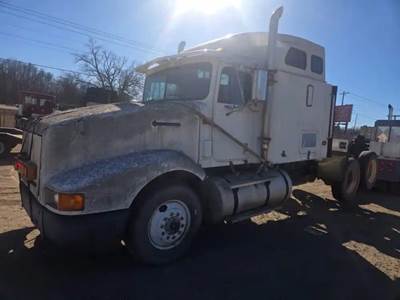 International 9400 Salvage Truck